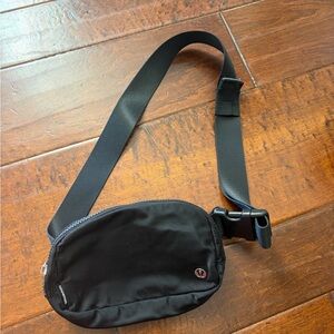 Black lululemon Fanny pack